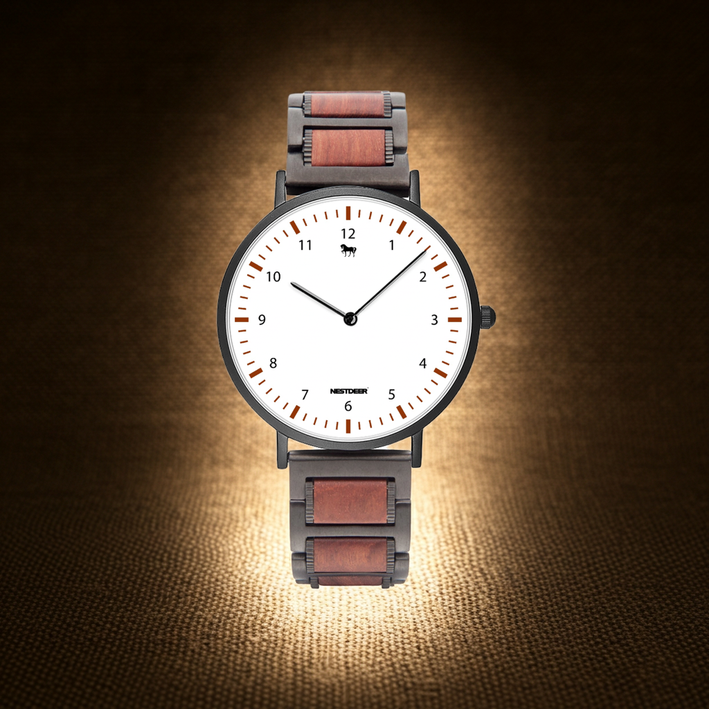 738. Nieuw houten horloge met band en kwartsuurwerk